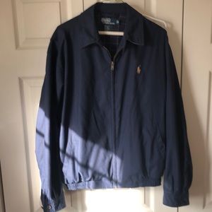 Men’s navy lightweight jacket.